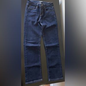 Girlfriend Jeans 25s